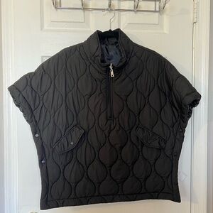 Women's Black Quilted Short-Sleeve Pullover Puffer